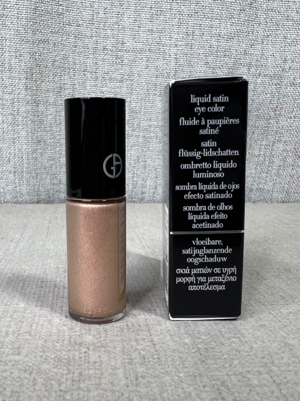 ❤️ Armani Beauty Eye Tint Long-Lasting Liquid Eyeshadow mini - Picture 4 of 9